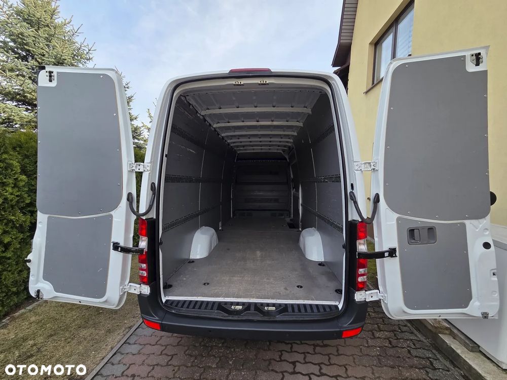Mercedes-Benz Sprinter - 22