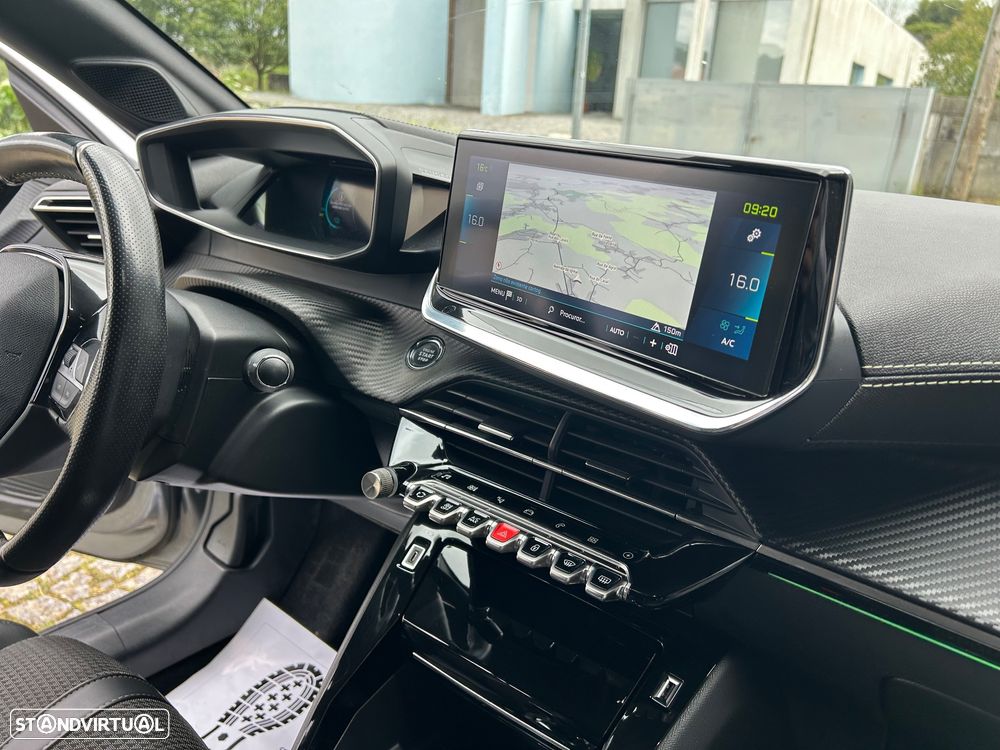 Peugeot e-208 GT - 22