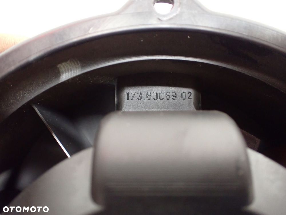 WENTYLATOR NAWIEWU MITSUBISHI COLT VI Z30 MF016070-0701 64304350 - 4