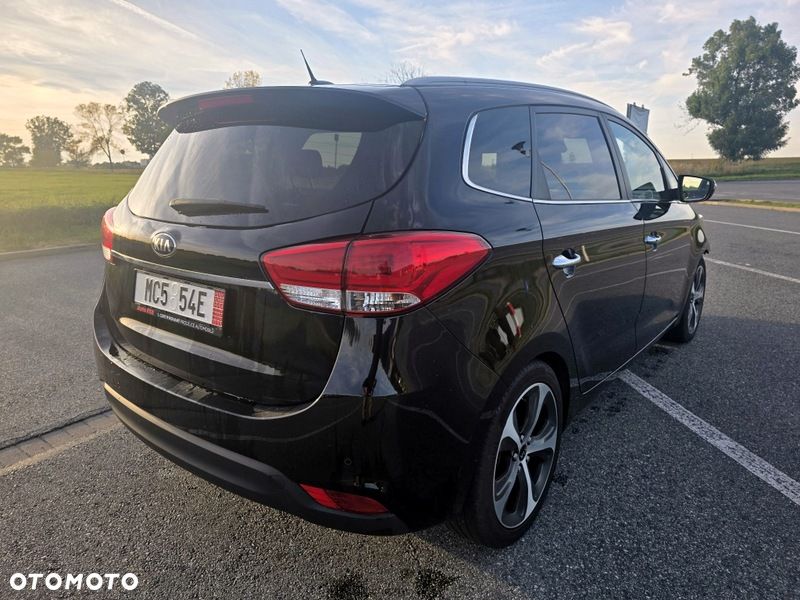 Kia Carens - 9