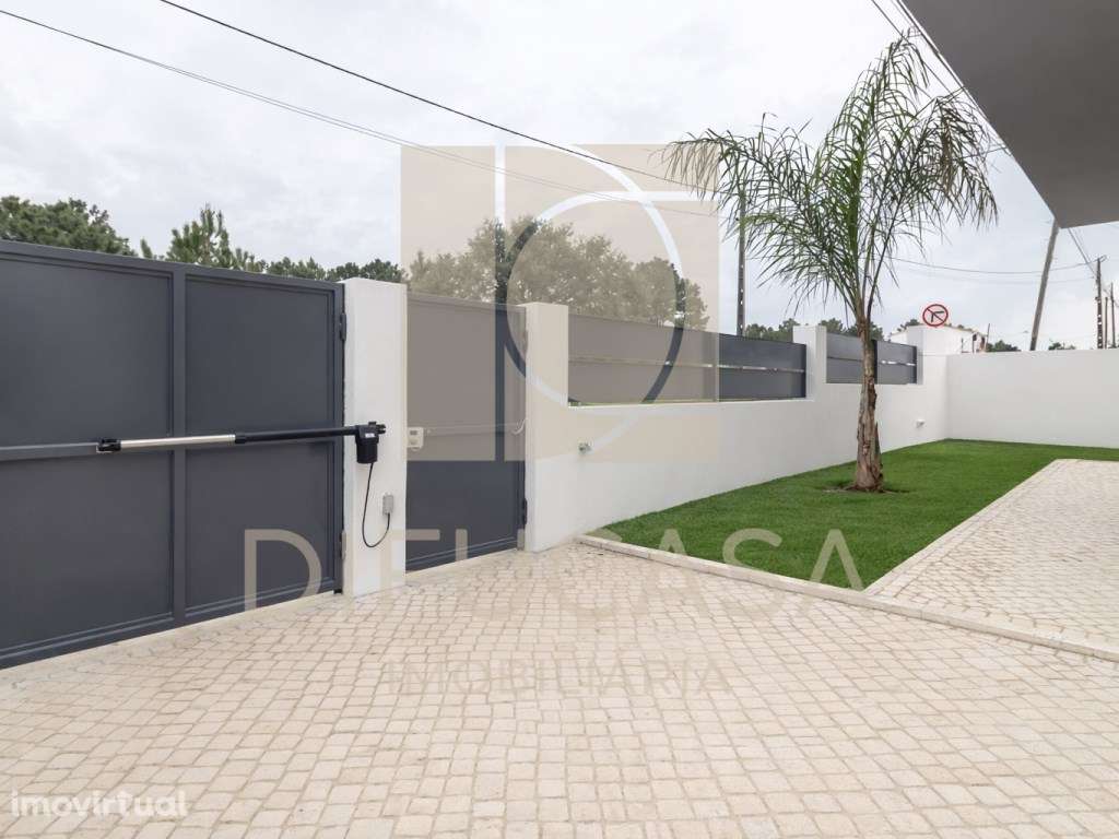 Moradia Isolada T4 c/ Piscina e Garagem - Grande imagem: 5/47