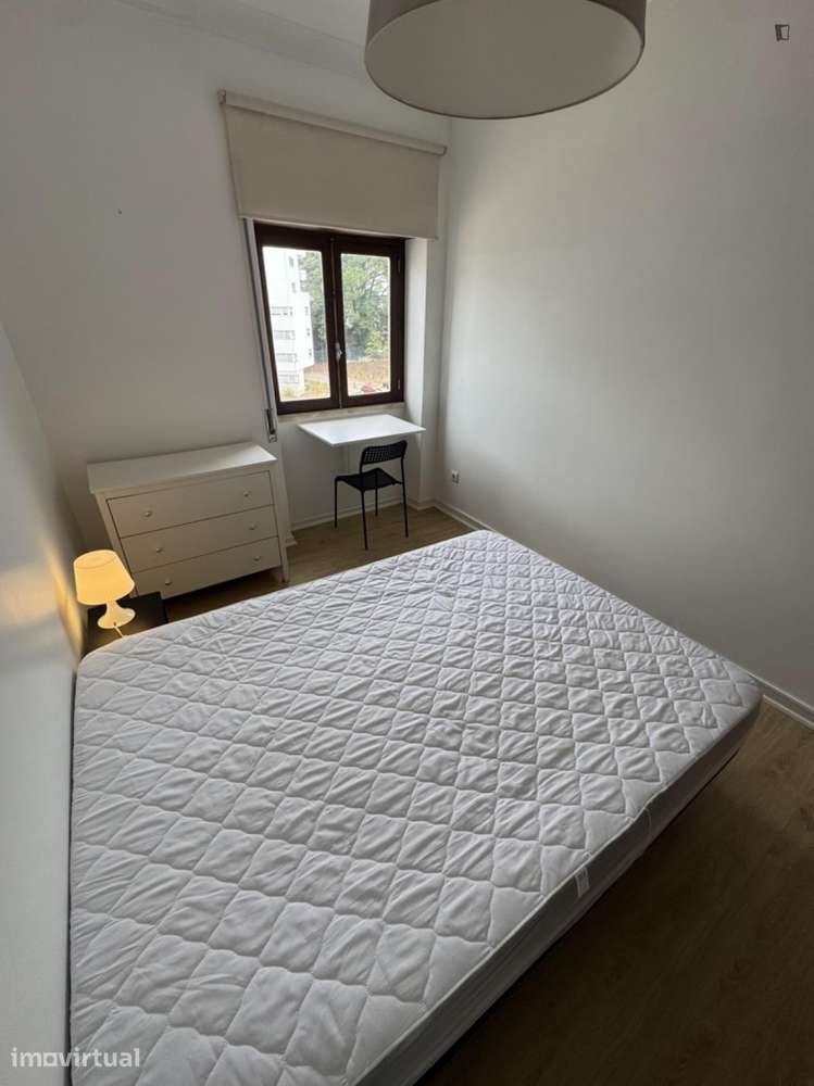 Quarto - localizado em São Romão Coimbra - Grande imagem: 2/11