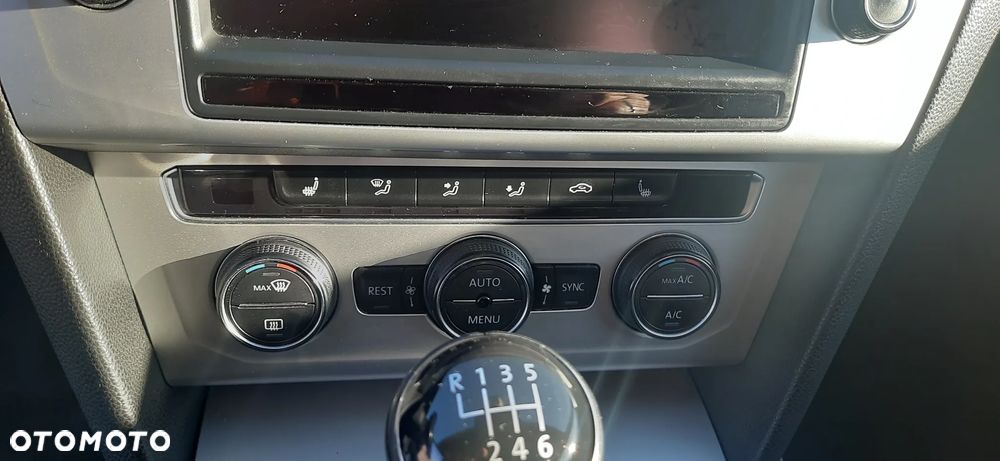 Volkswagen Passat - 8