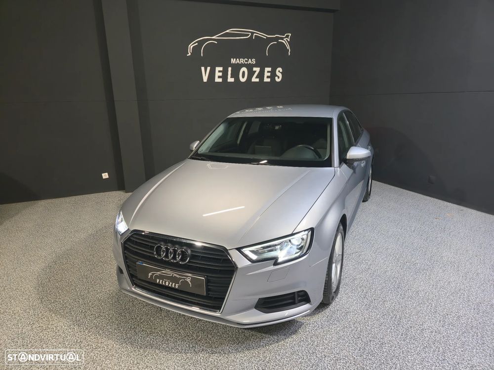 Audi A3 Limousine 30 TDI Design - 4
