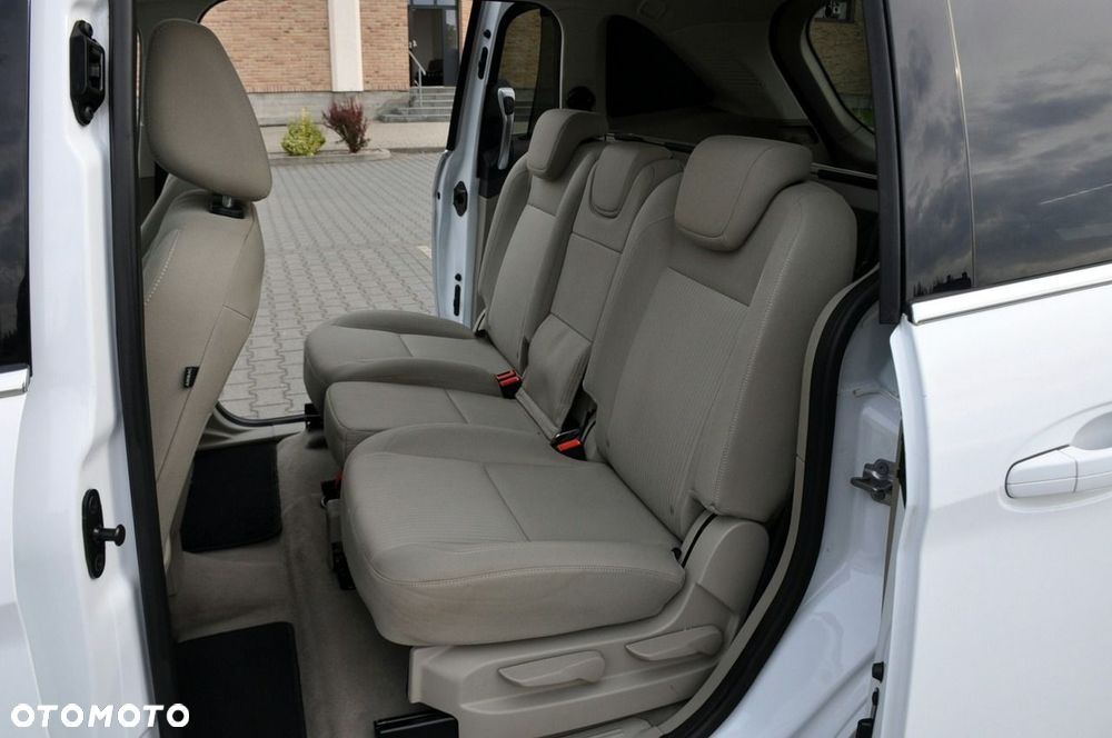 Ford Grand C-MAX - 21