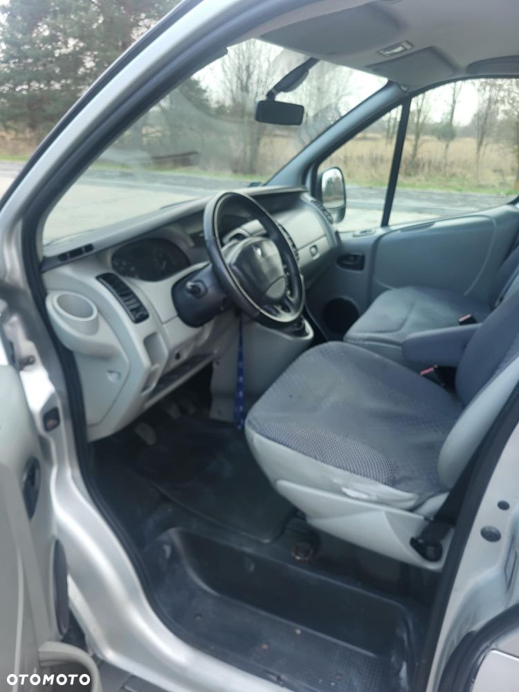 Renault Trafic - 12