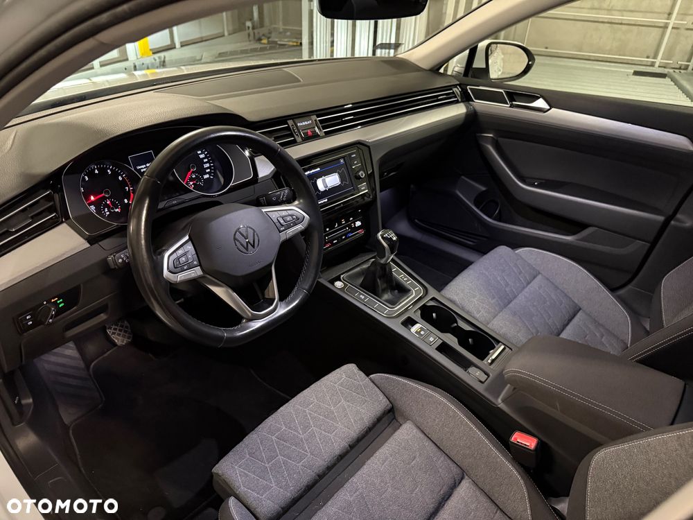 Volkswagen Passat 1.5 TSI EVO Business - 15