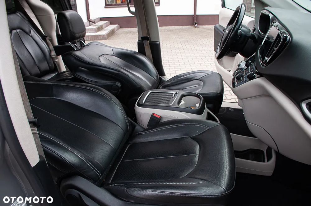 Chrysler Pacifica - 19