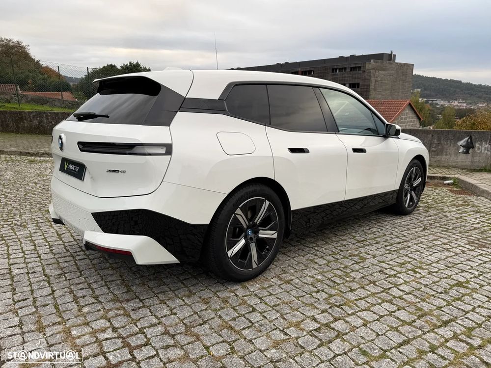 BMW iX xDrive 40 Pack Desportivo - 15