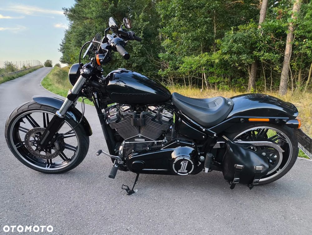 Harley-Davidson Softail Breakout - 18
