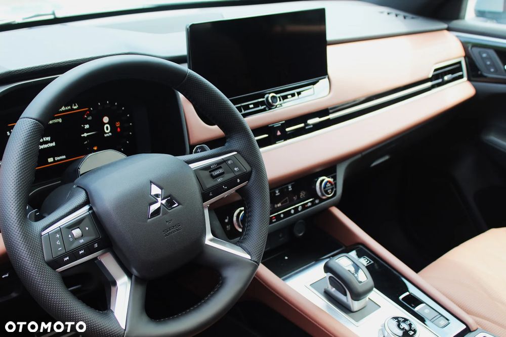 Mitsubishi Outlander Instyle Plus - 29