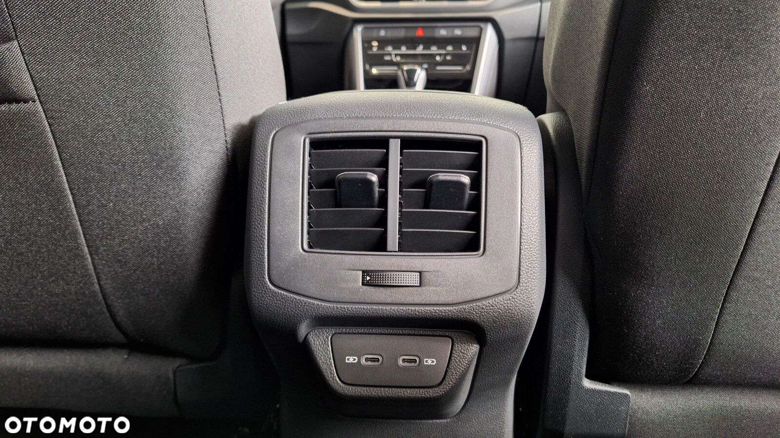 Volkswagen T-Roc - 33