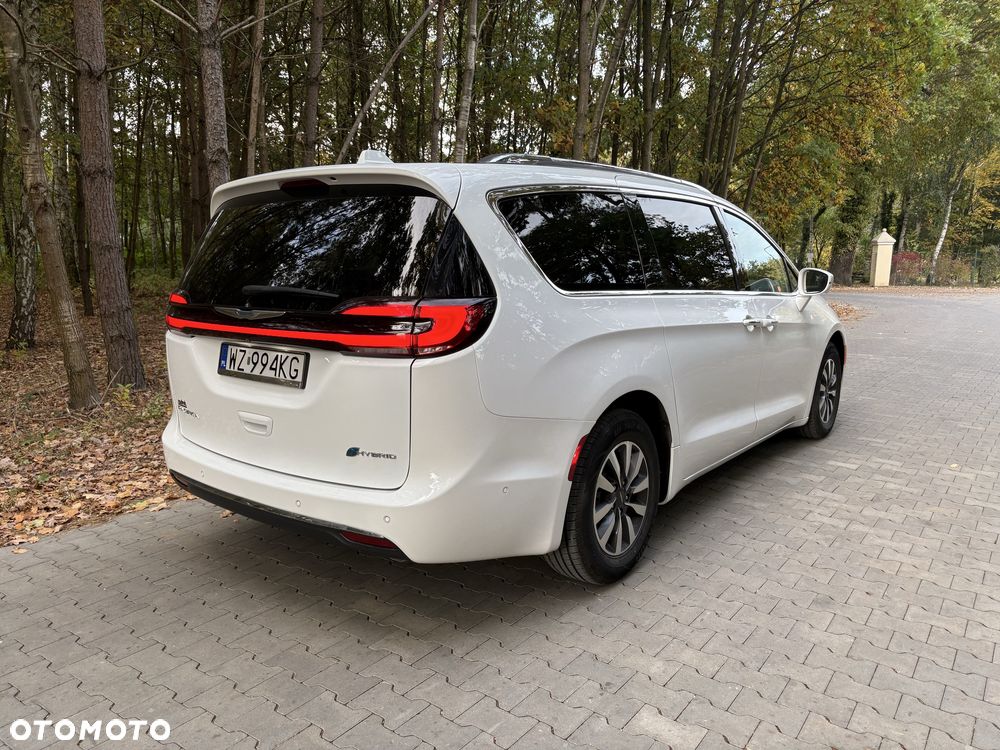 Chrysler Pacifica - 1