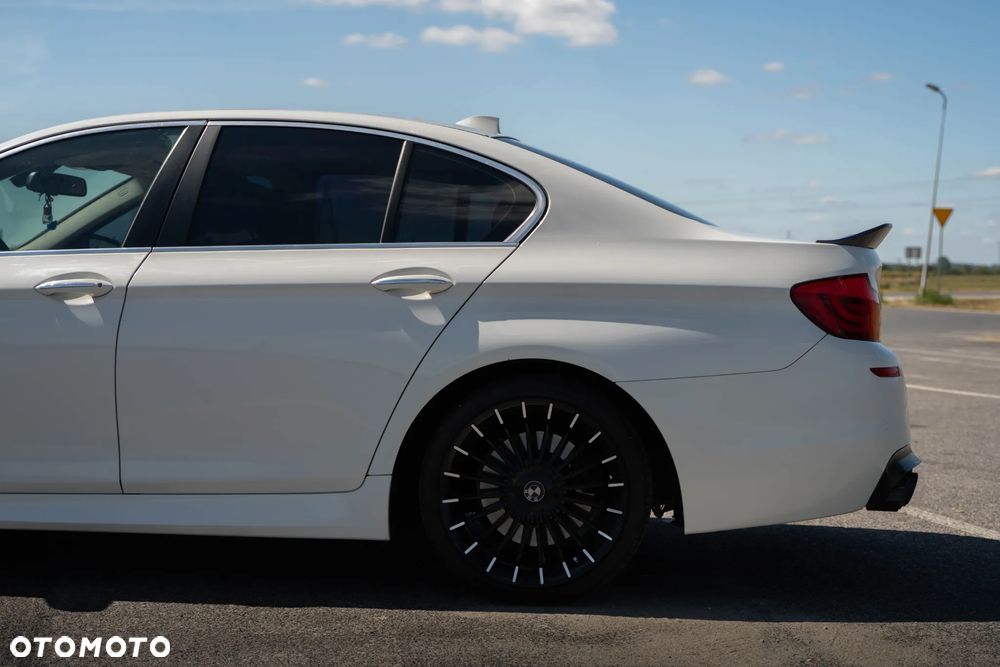 BMW Seria 5 535i xDrive Sport-Aut - 9