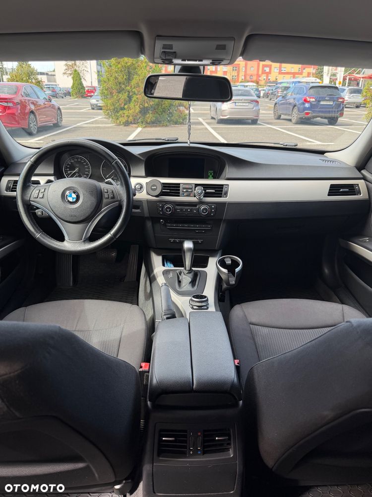 BMW Seria 3 320d - 24