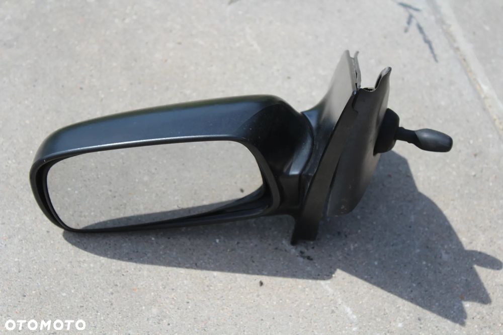 LUSTERKO LEWE YARIS I FRANCJA 3D MANUAL - 6