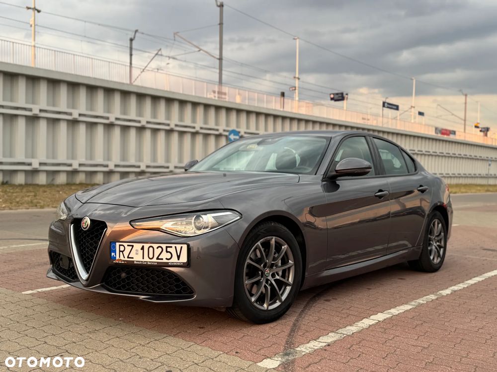Alfa Romeo Giulia 2.0 Turbo - 1