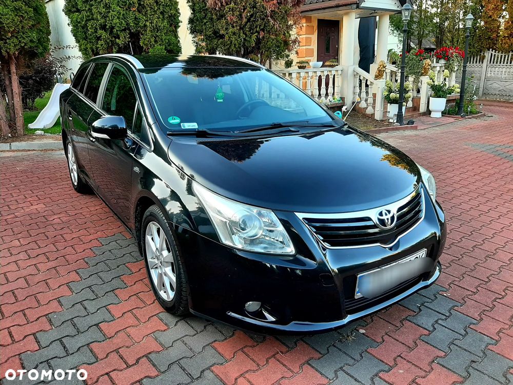 Toyota Avensis - 1