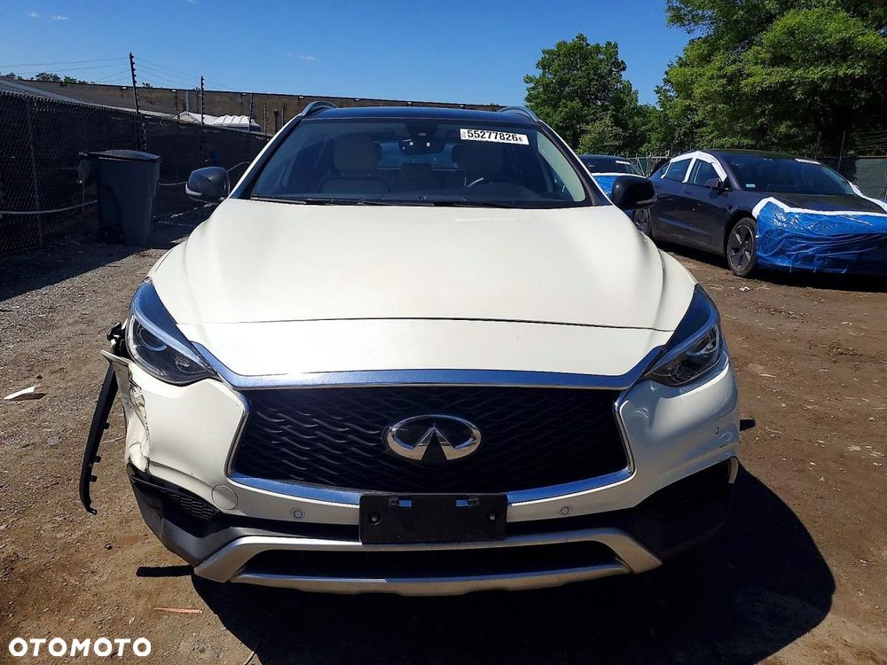 Infiniti QX30 2.0t DCT AWD Luxe Tech - 2