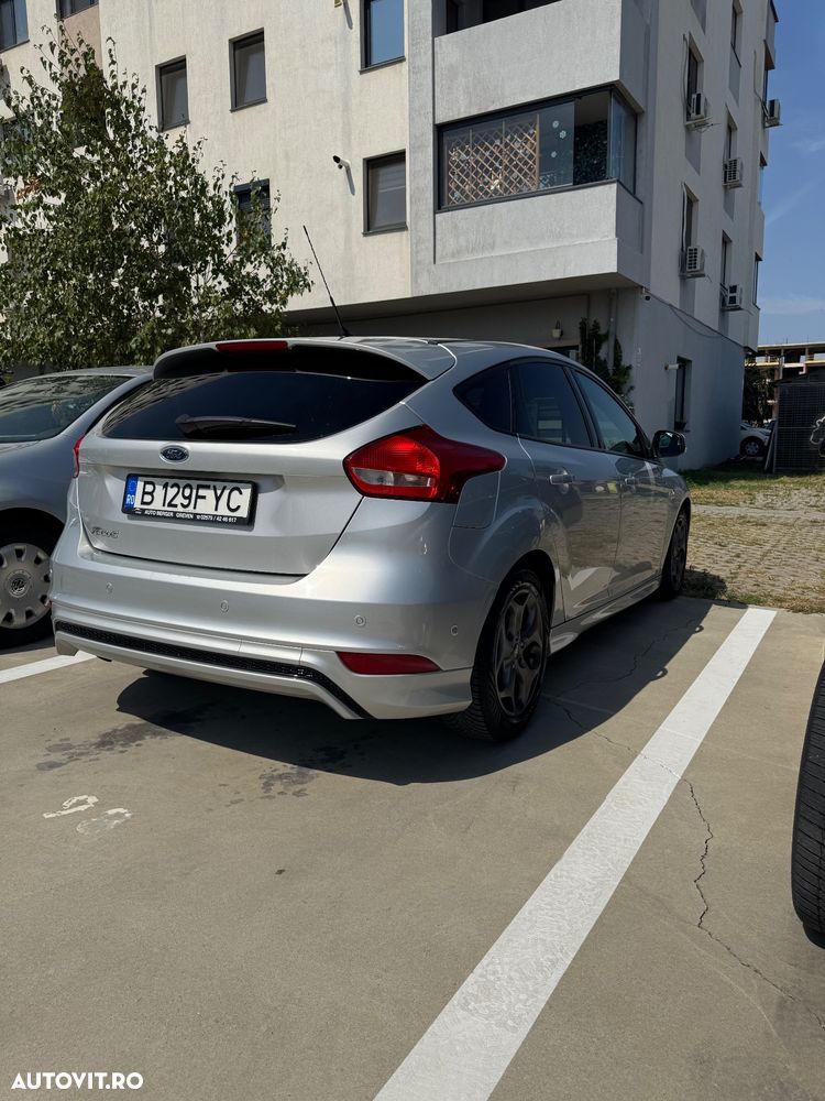 Ford Focus 1.5 TDCi DPF Start-Stopp-System Aut. ST-Line - 2