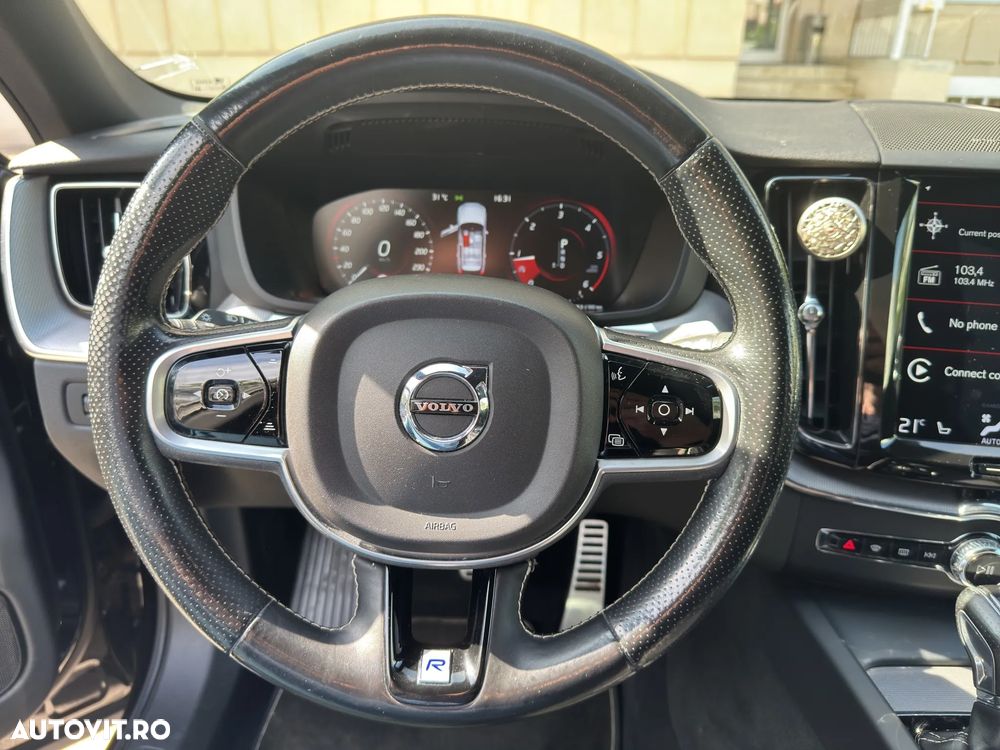 Volvo XC 60 D5 AWD Geartronic RDesign - 27