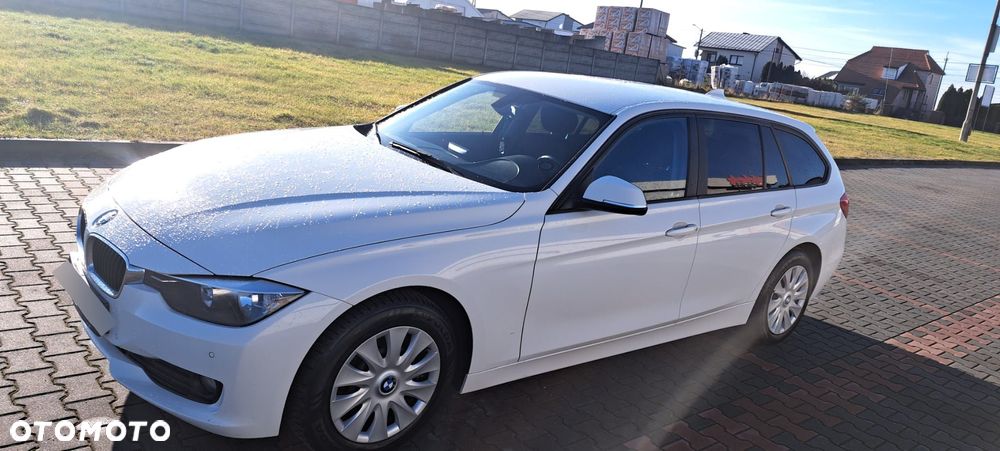 BMW Seria 3 318d - 5