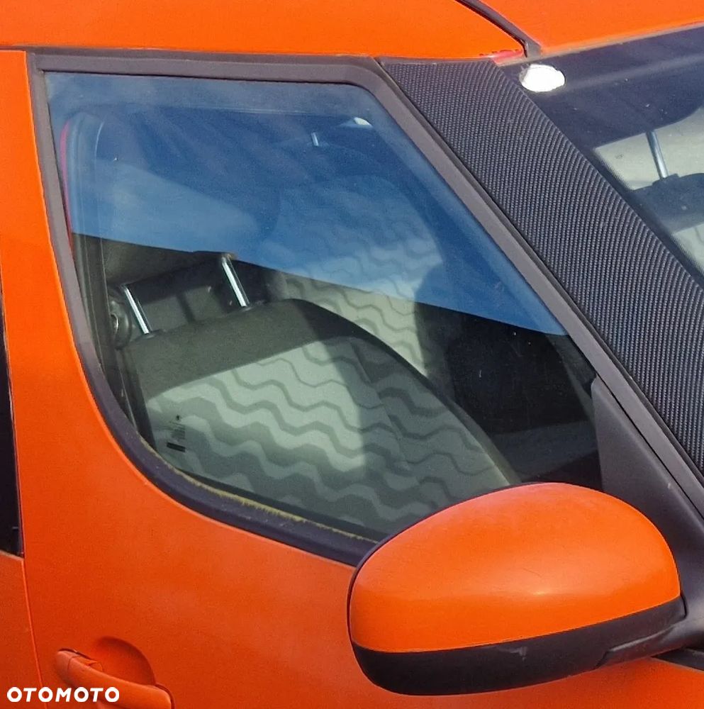 SKODA ROOMSTER SZYBA DRZWI PRAWY PRZÓD - 1
