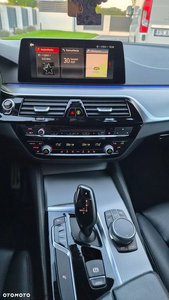 BMW Seria 5 520d xDrive - 18