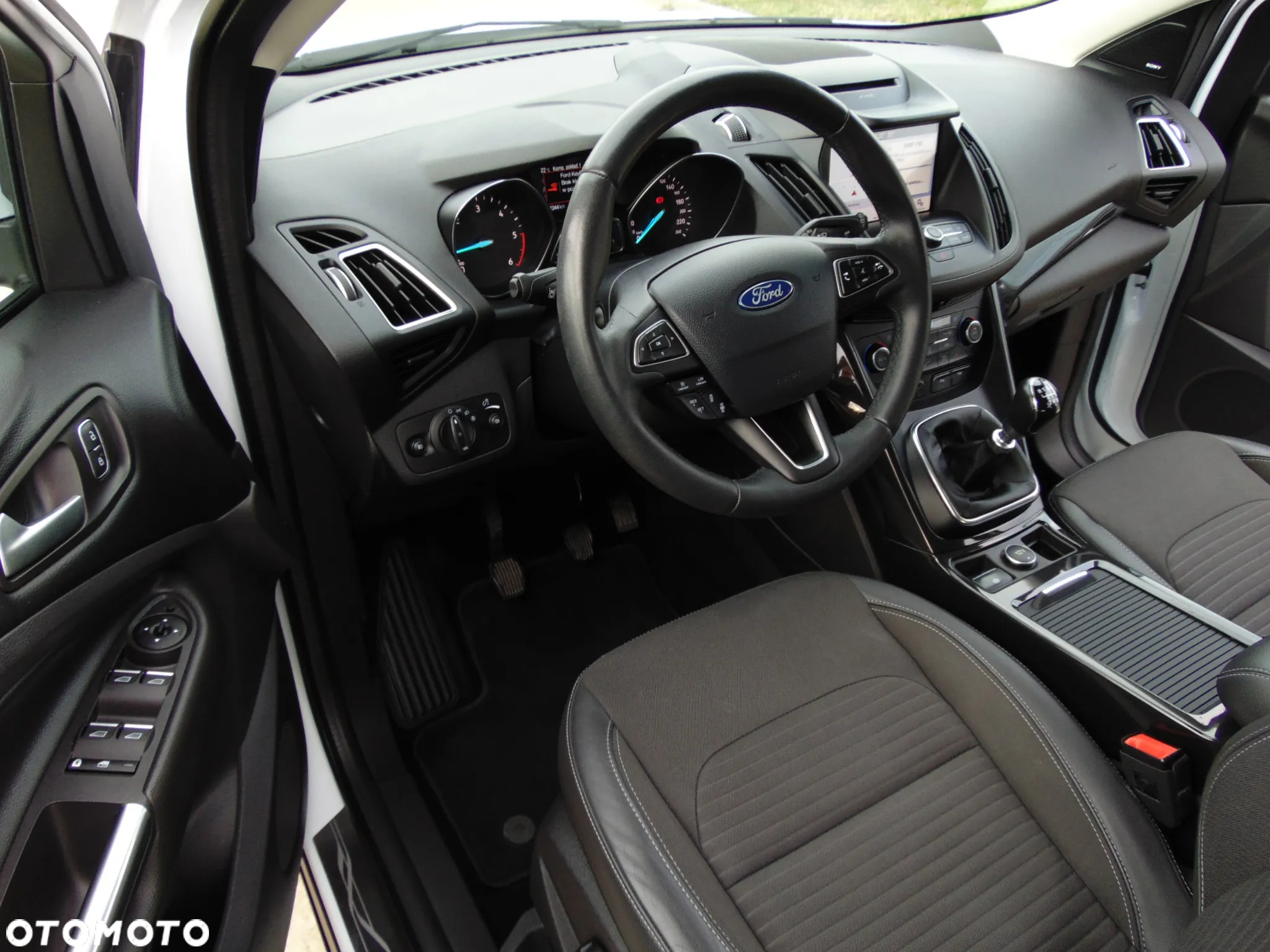 Ford Kuga 2.0 TDCi FWD Titanium - 10