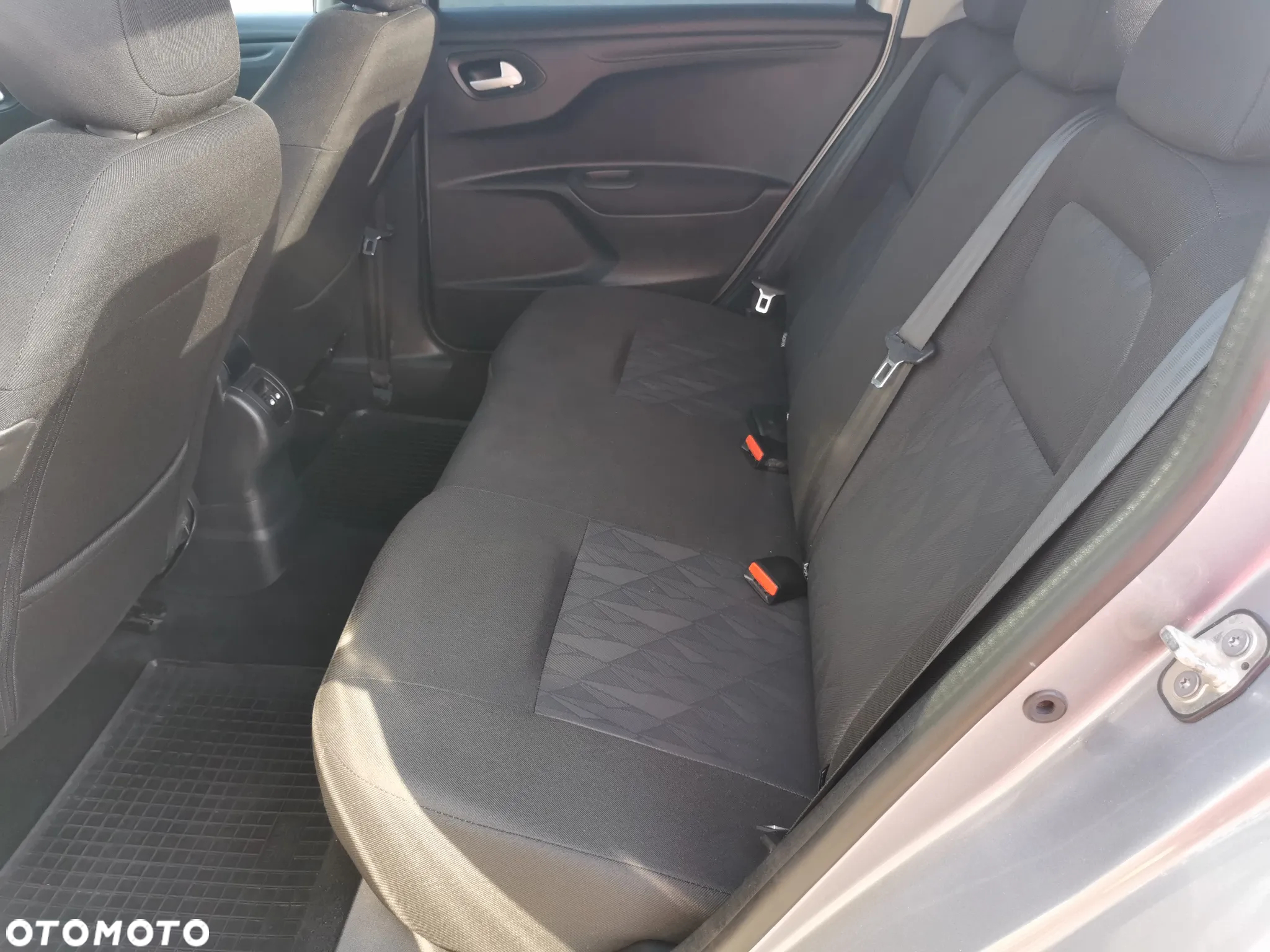 Citroën C-Elysée 1.5 BlueHDi Feel - 16