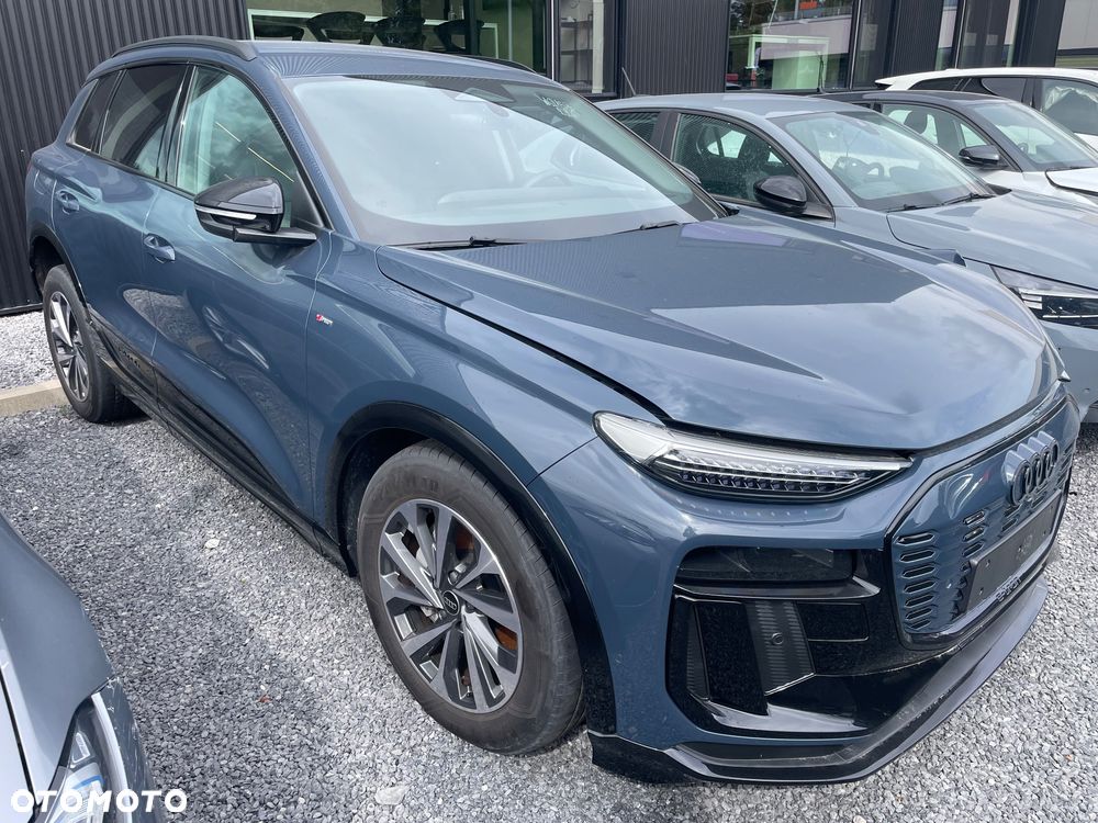 Audi Q6 e-tron - 1