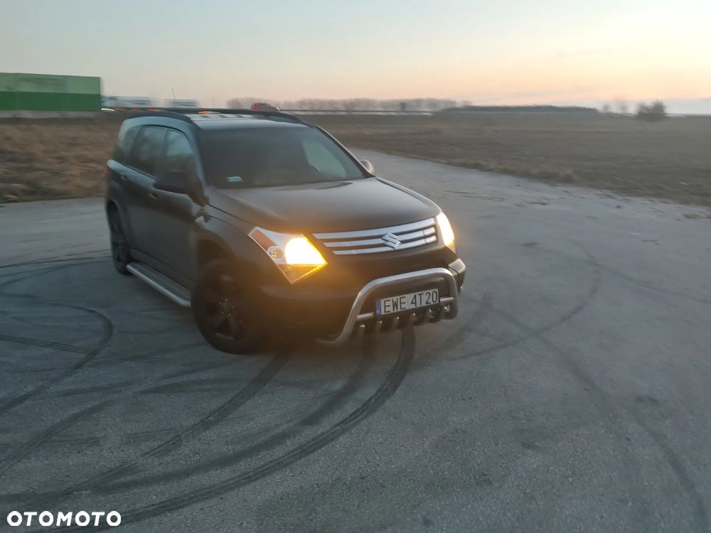 Suzuki XL7 - 9