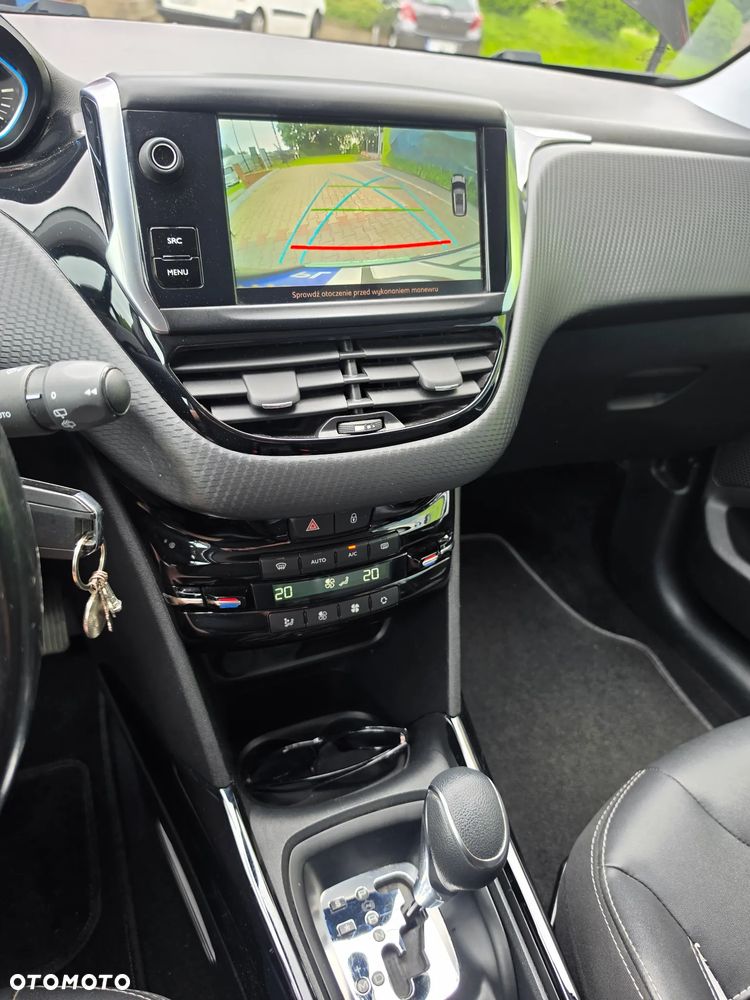 Peugeot 2008 1.2 Pure Tech Allure S&S EAT6 - 9