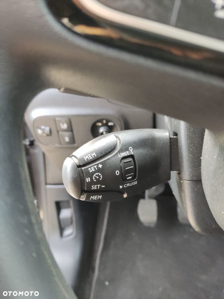 Citroën C3 BlueHDi 100 S&S FEEL - 26
