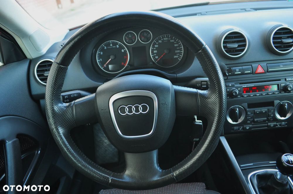 Audi A3 3-drzwiowe 2.0 FSI Attraction - 13