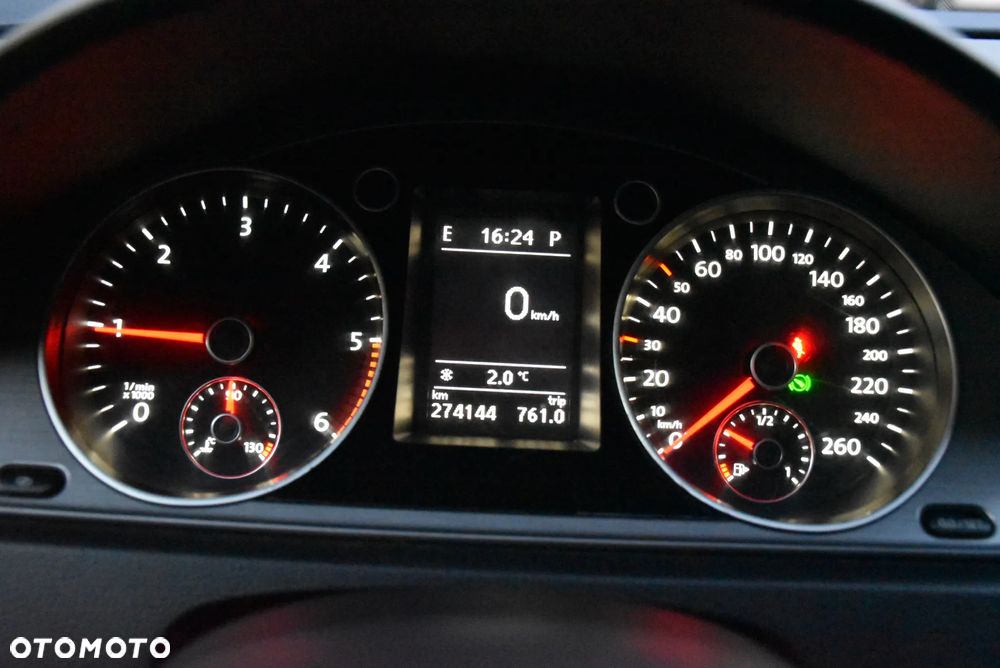 Volkswagen Passat 2.0 TDI DSG Comfortline - 35