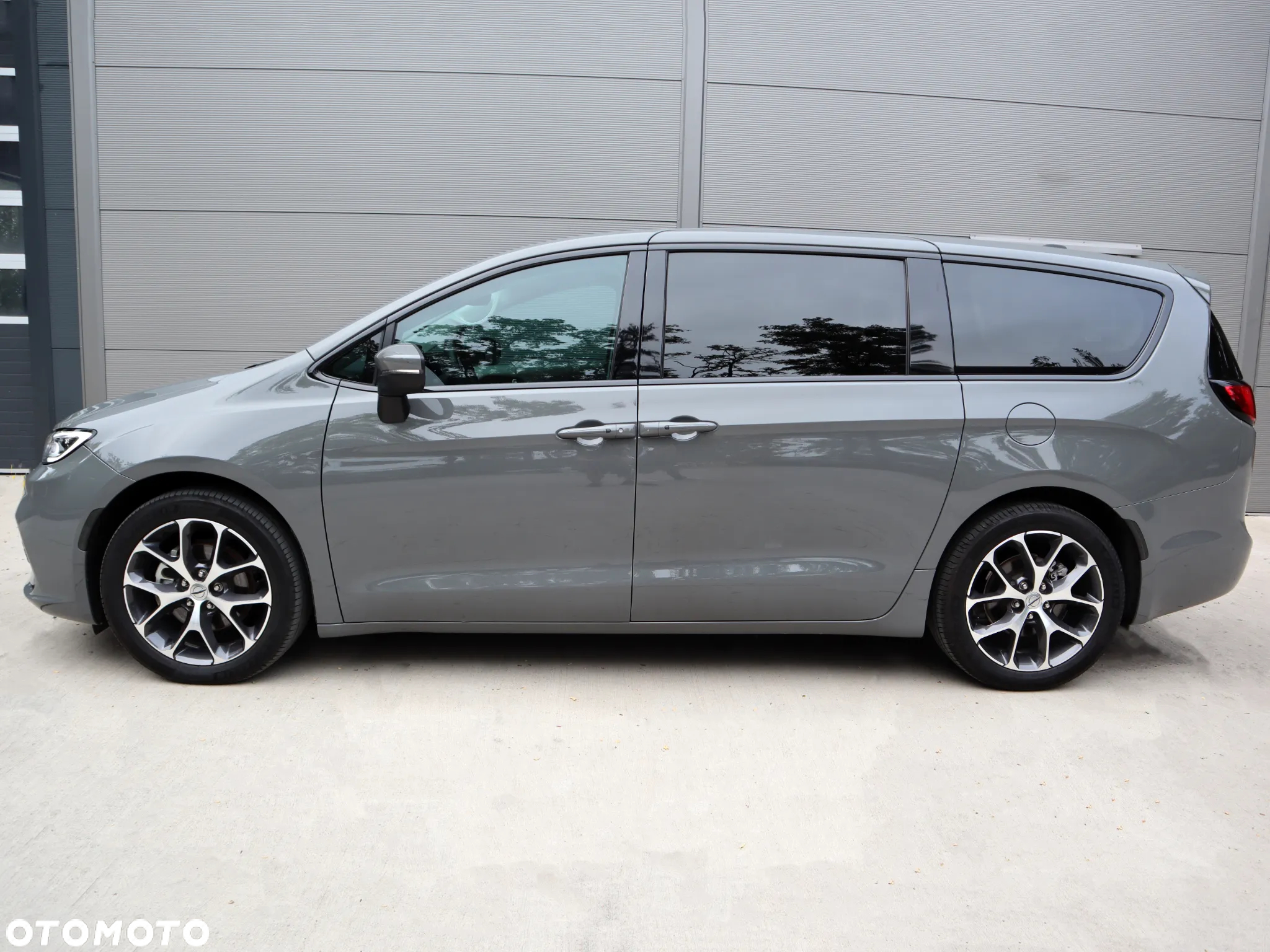 Chrysler Pacifica - 7