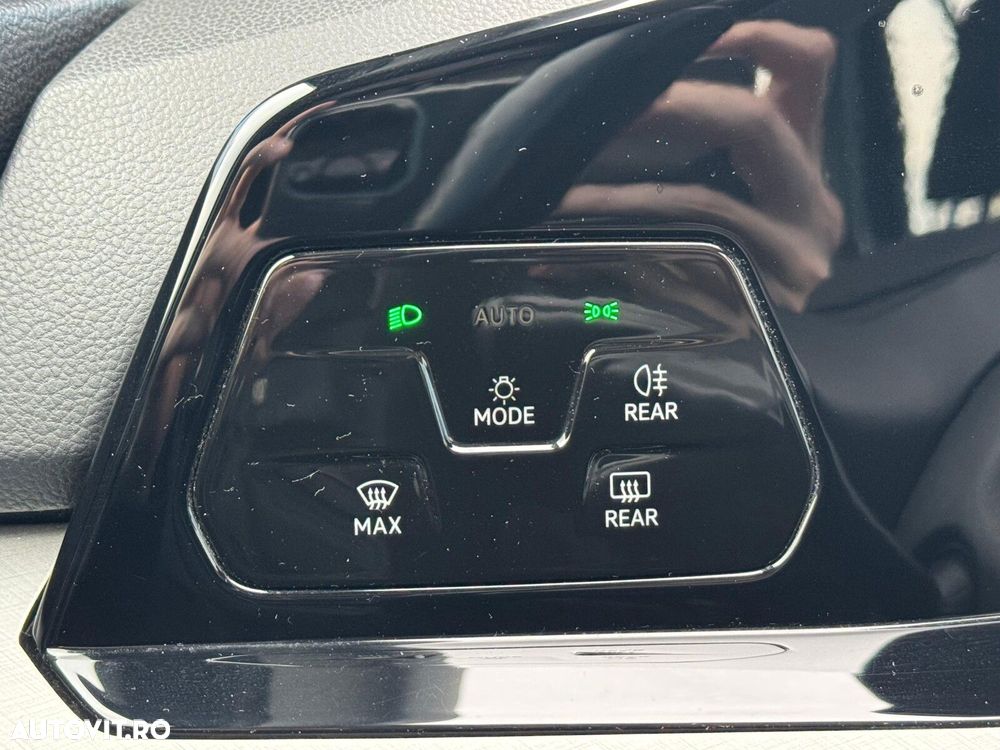 Volkswagen Golf - 18