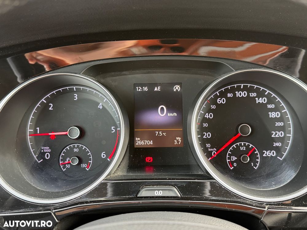 Volkswagen Touran 2.0 TDI Highline - 19