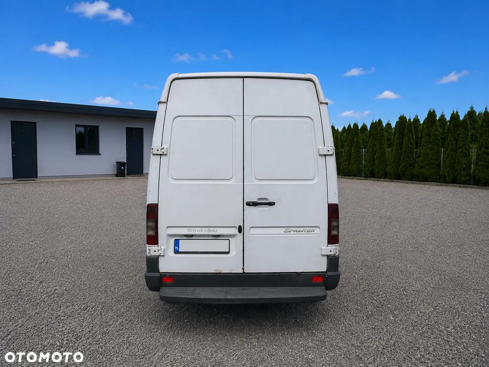 Mercedes-Benz Sprinter - 4