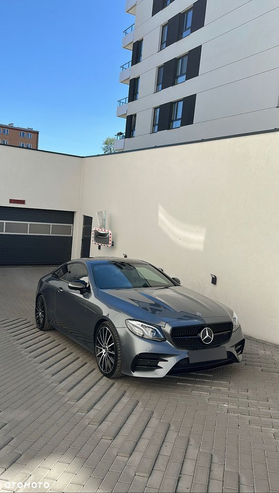 Mercedes-Benz Klasa E 300 Coupe 9G-TRONIC - 4