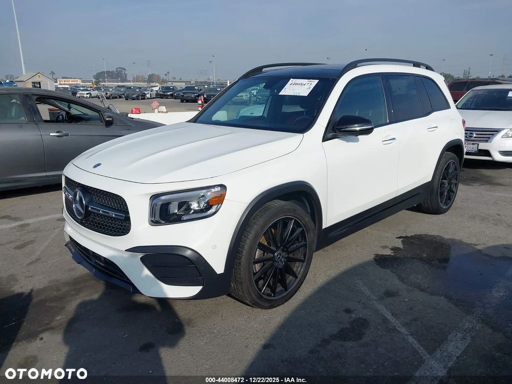 Mercedes-Benz GLB 250 4-Matic AMG Line 8G-DCT - 3