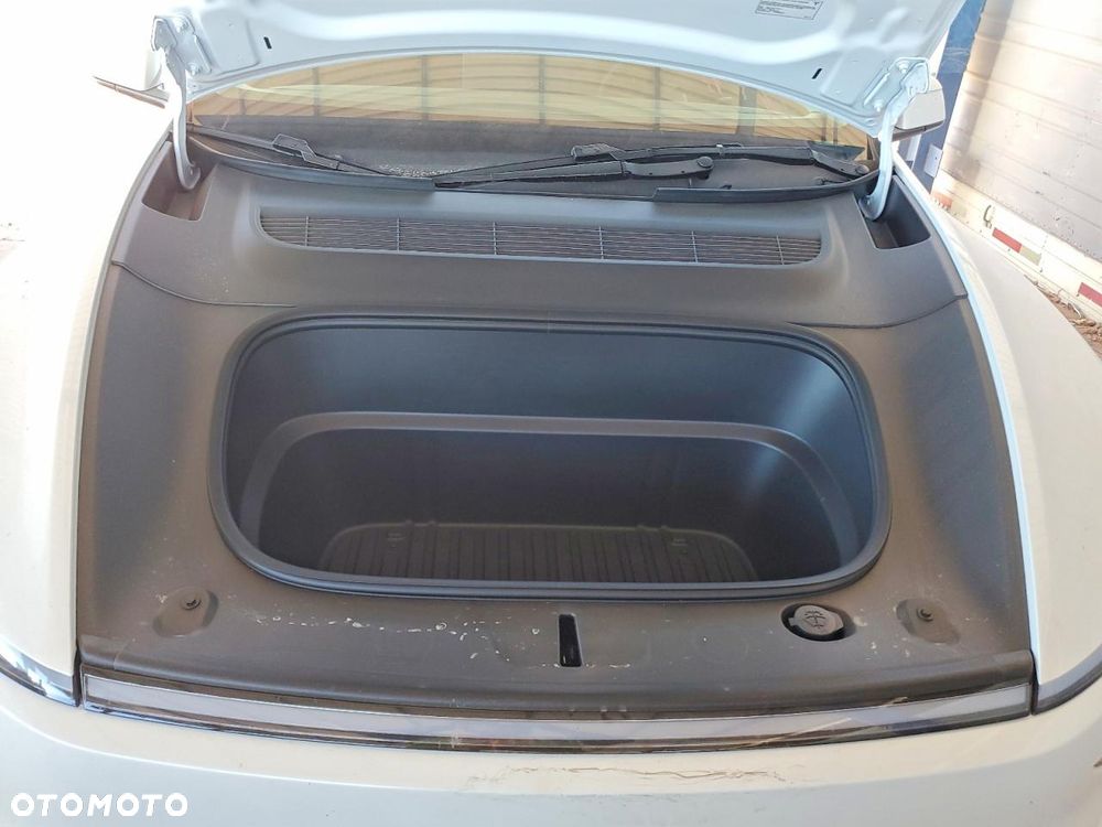 Tesla Model Y Long Range Dual Motor AWD - 13