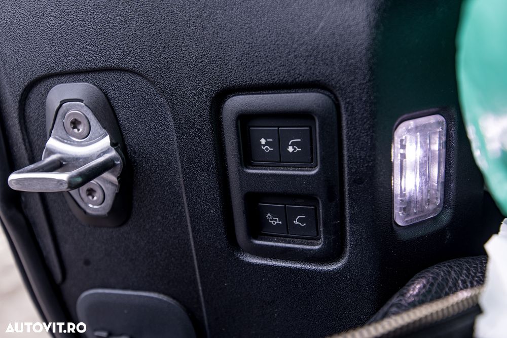 Land Rover Defender 90 3.0 D250 MHEV HSE - 38