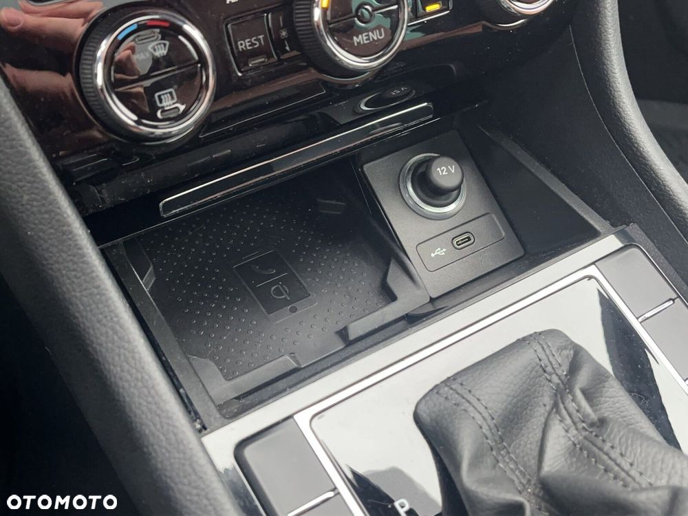 Skoda Superb 2.0 TDI SCR L&K DSG - 36