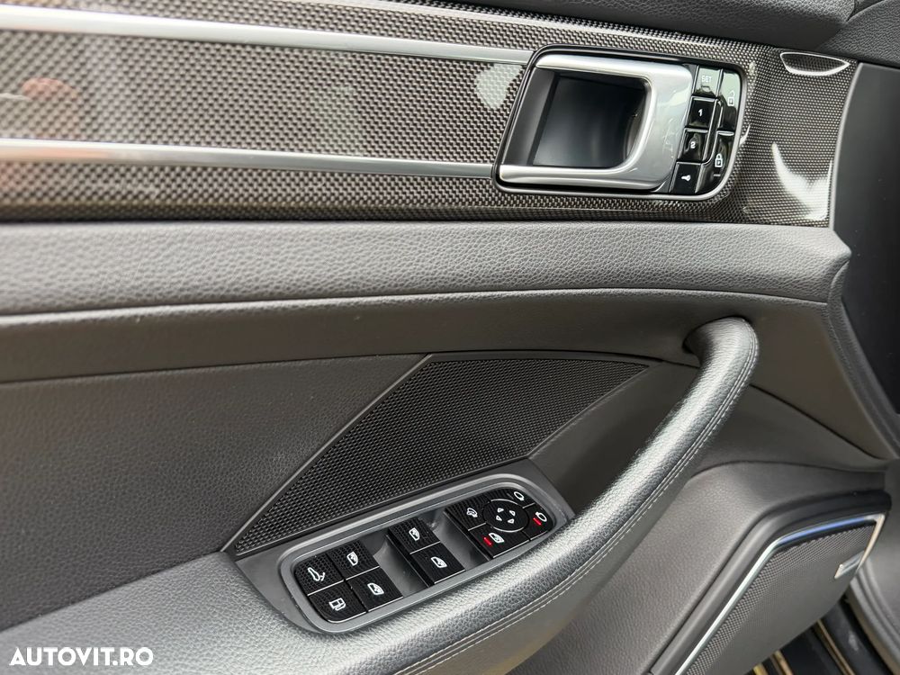 Porsche Panamera - 16