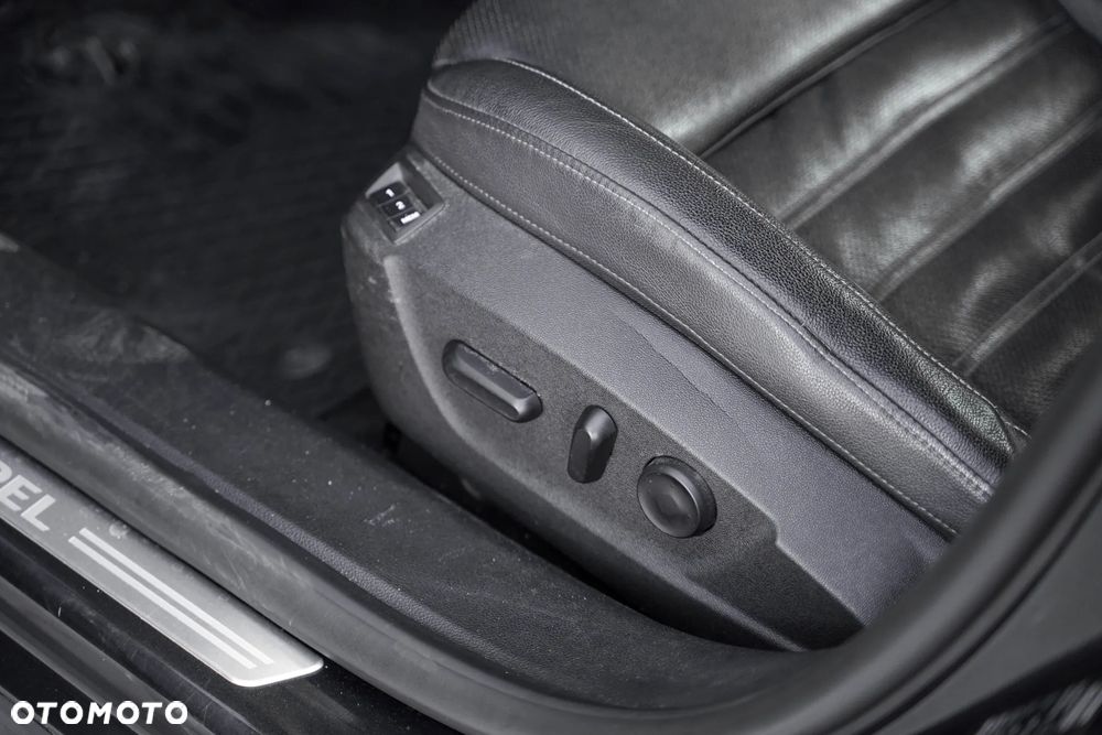 Opel Insignia 2.0 CDTI Cosmo S&S - 16