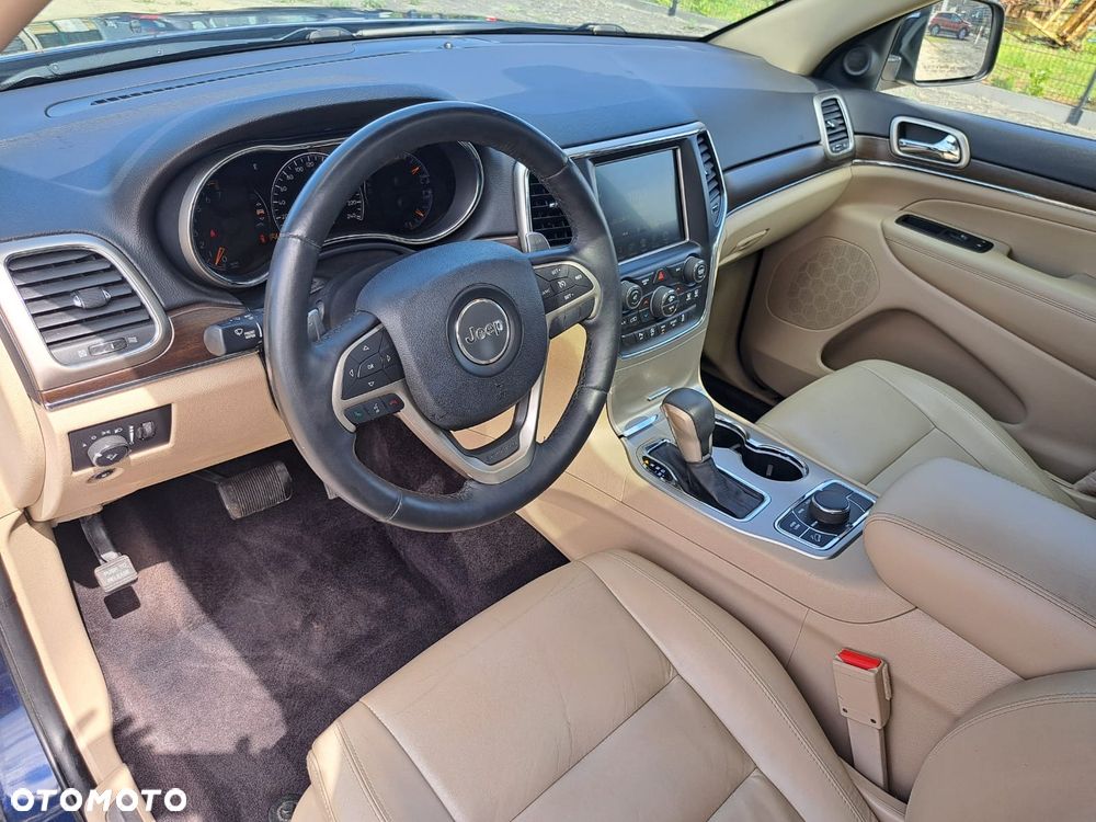 Jeep Grand Cherokee - 15