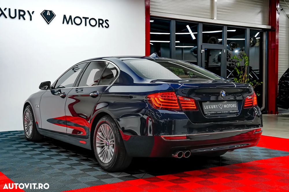 BMW Seria 5 520d Aut. Luxury Line - 7