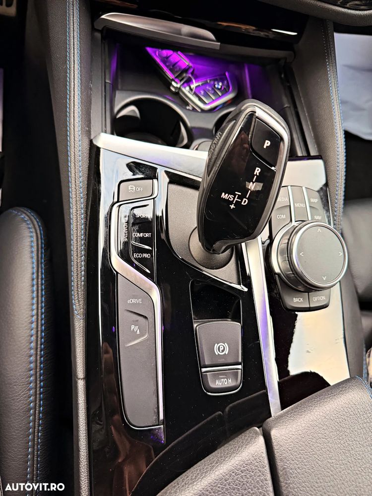 BMW Seria 5 530e xDrive AT PHEV - 33